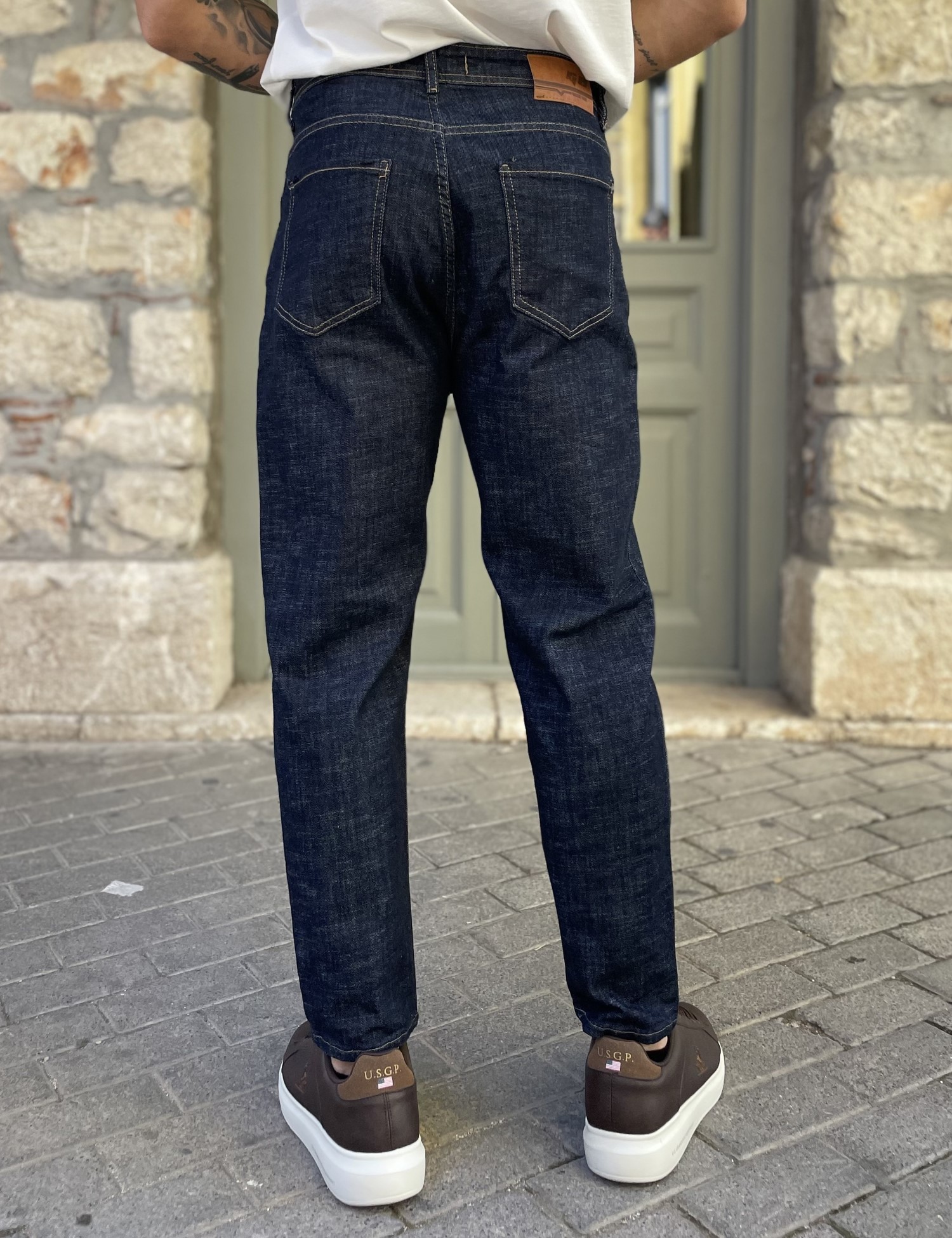 Ανδρικό σκούρο μπλε ελαστικό loose τζιν πεντάτσεπο με φερμουάρ G88104 φωτογραφία